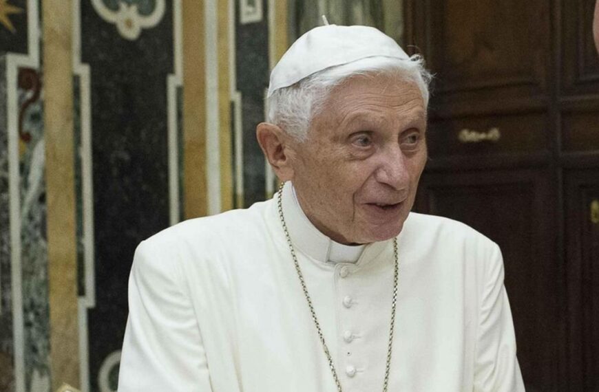 Preghiera speciale per Benedetto XVI